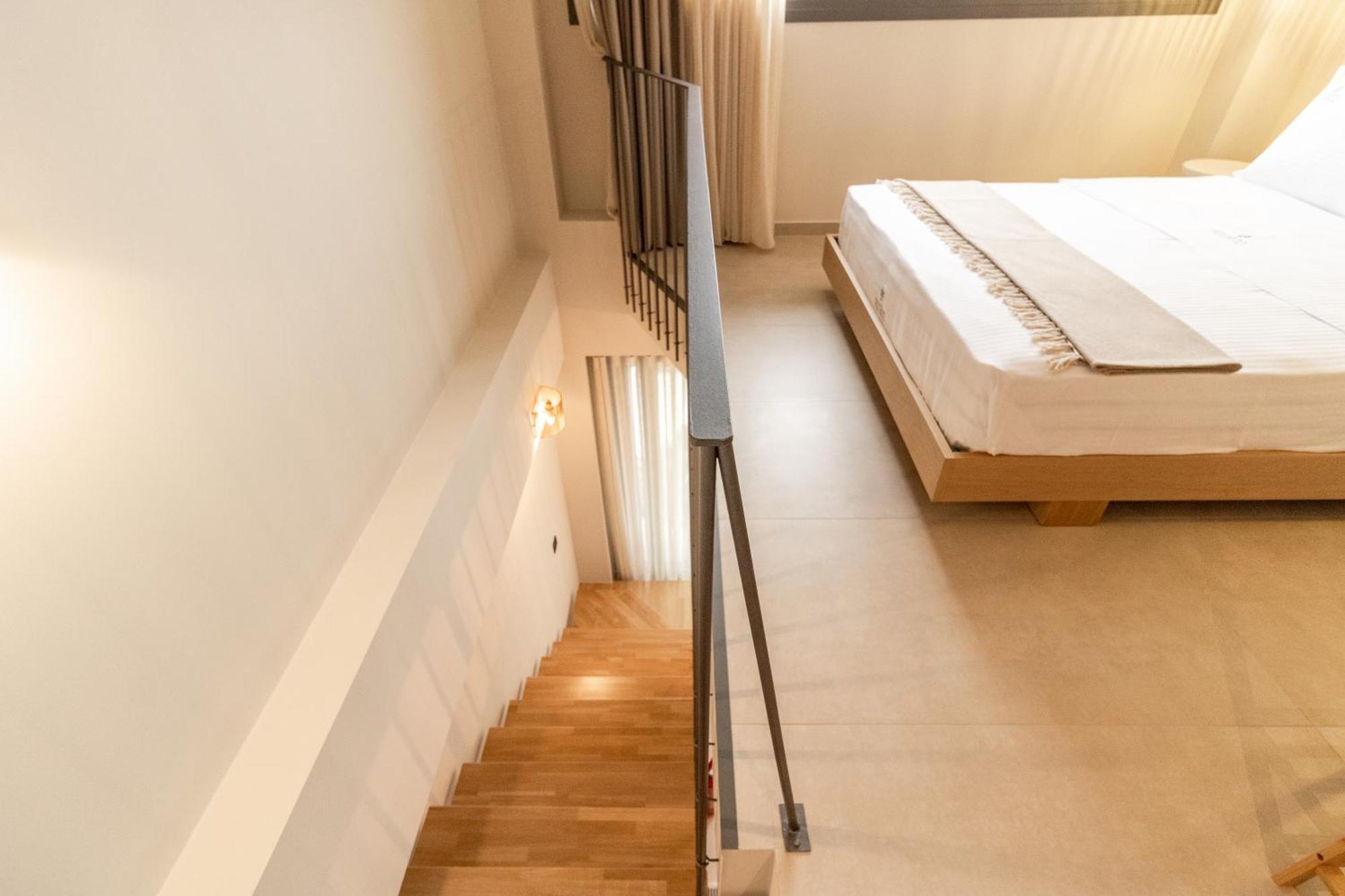 Adorno Private Suites Only Adults & Kids 12 Plus Vrasná エクステリア 写真