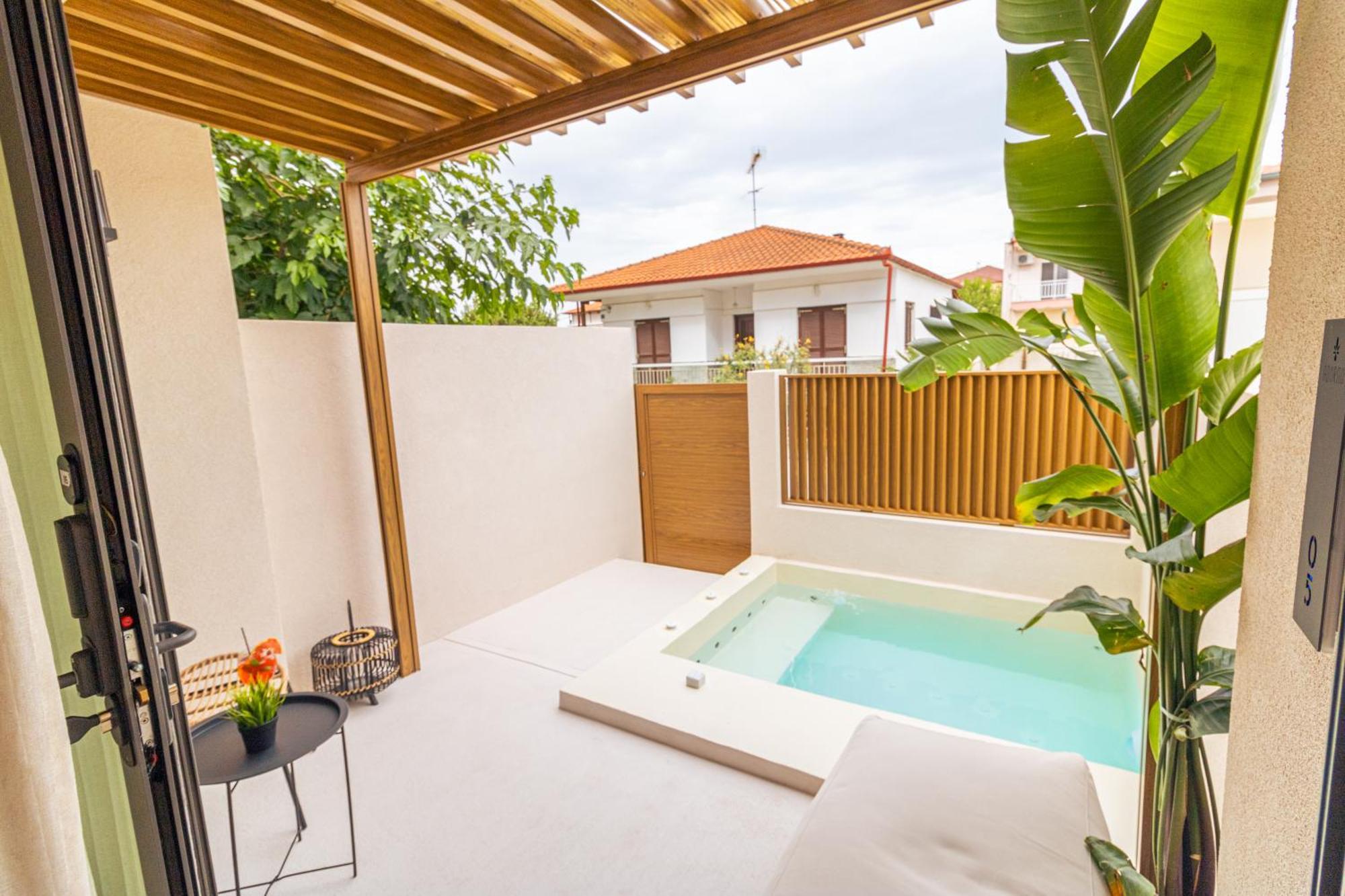 Adorno Private Suites Only Adults & Kids 12 Plus Vrasná エクステリア 写真