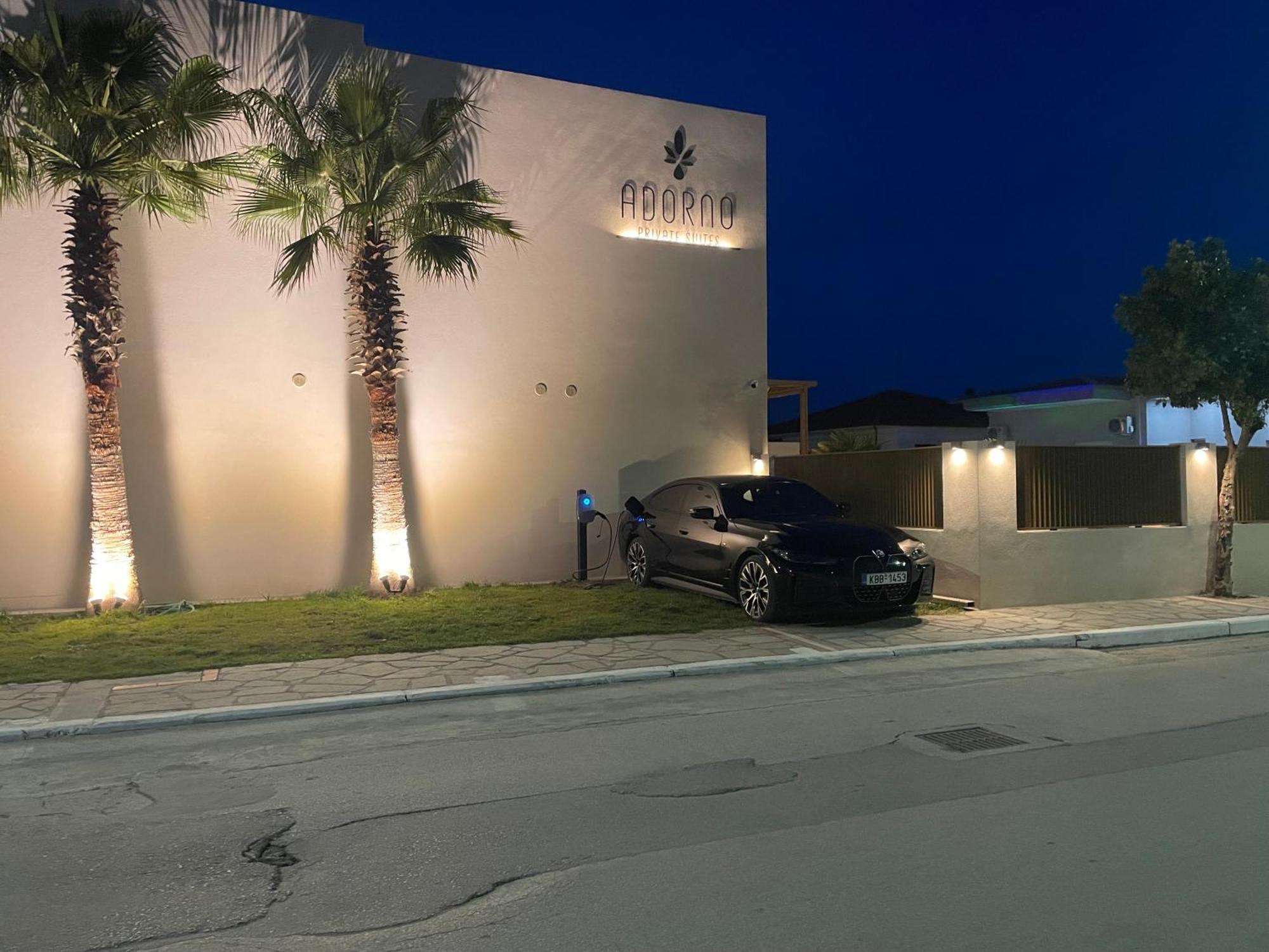 Adorno Private Suites Only Adults & Kids 12 Plus Vrasná エクステリア 写真